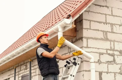 Pose et remplacement de gouttières à Mâron